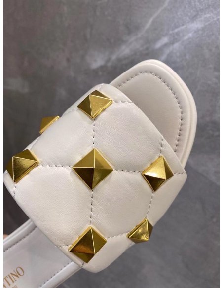 Cheap Reps Valentino Roman Stud Flat Slides In White Quilted Nappa