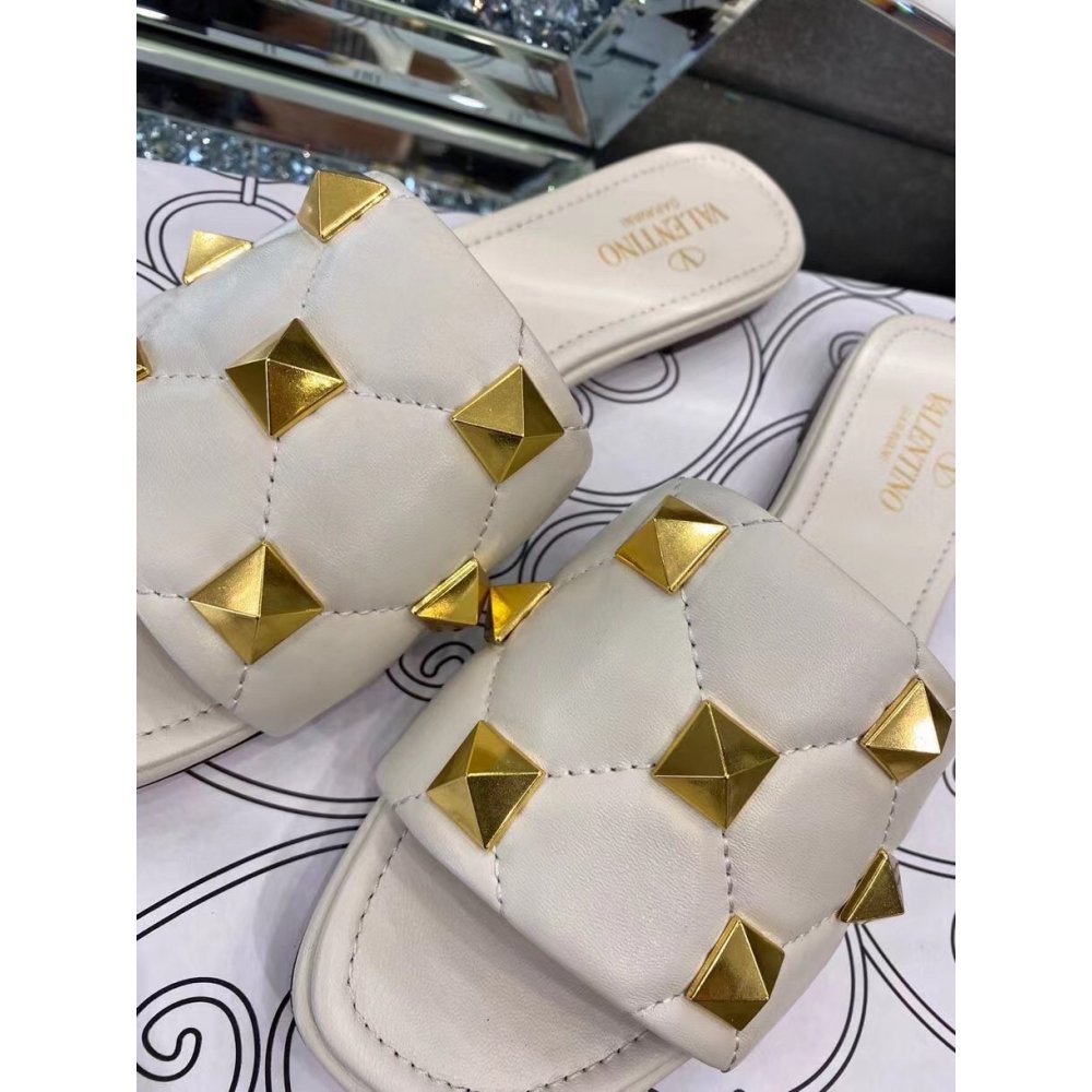Cheap Reps Valentino Roman Stud Flat Slides In White Quilted Nappa