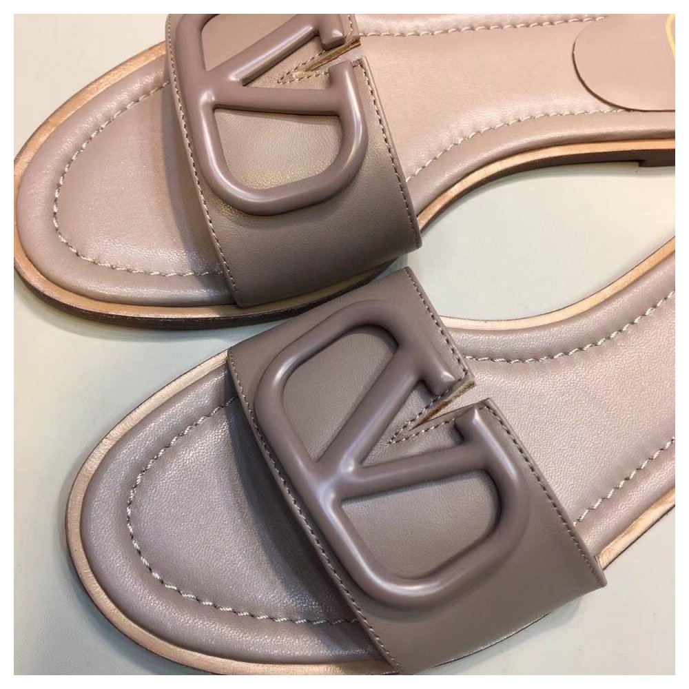 Cheap Reps Valentino VLogo Signature Flat Slides In Poudre Calfskin