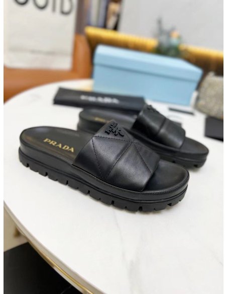 Cheap Reps Prada Womens Slides In Black Quilted Nappa Leather