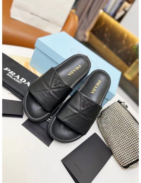 Cheap Reps Prada Womens Slides In Black Quilted Nappa Leather