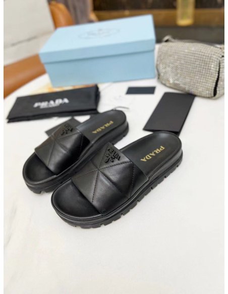 Cheap Reps Prada Womens Slides In Black Quilted Nappa Leather