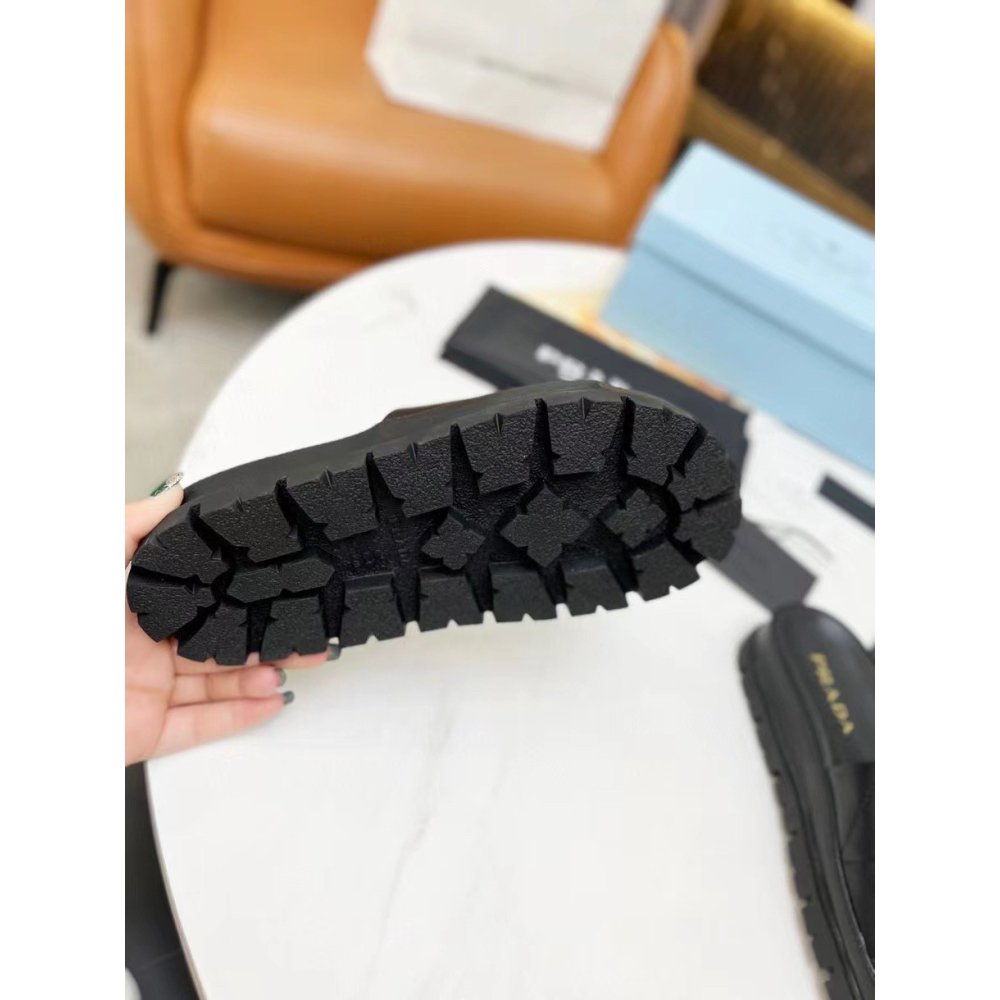 Cheap Reps Prada Womens Slides In Black Quilted Nappa Leather