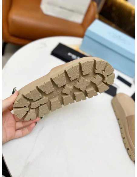 Cheap Reps Prada Womens Slides In Beige Quilted Nappa Leather