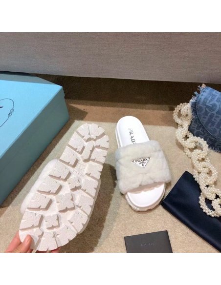 Cheap Reps Prada Womens Slides In White Shearling