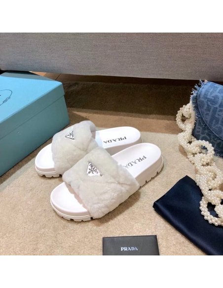 Cheap Reps Prada Womens Slides In White Shearling
