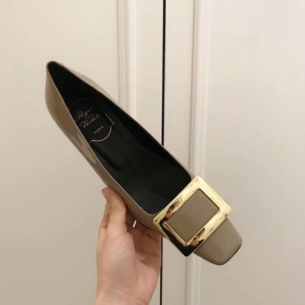 Cheap Reps Roger Vivier Belle Vivier 45mm Pumps In Beige Patent Leather