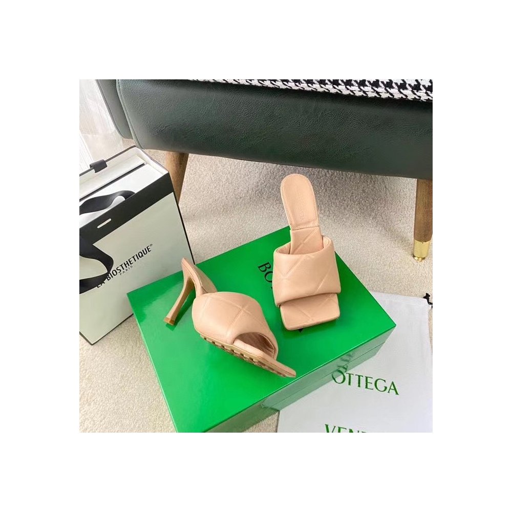 Cheap Reps Bottega Veneta Rubber Lido Sandals In Pink Quilted Lambskin