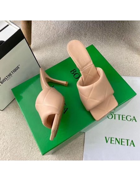 Cheap Reps Bottega Veneta Rubber Lido Sandals In Pink Quilted Lambskin