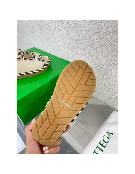 Cheap Reps Bottega Veneta Jack Flat Slingback Sandals in Bicolor Lambskin