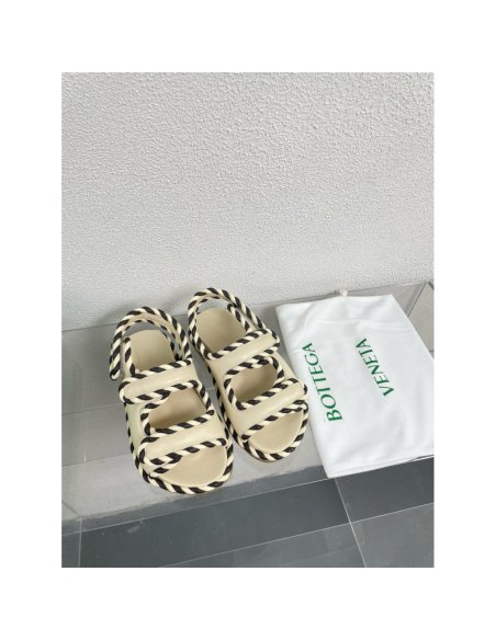 Cheap Reps Bottega Veneta Jack Flat Slingback Sandals in Bicolor Lambskin