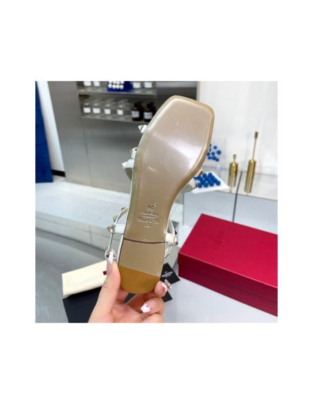 Cheap Reps Valentino Rockstud Flat Sandals with Straps in White Leather