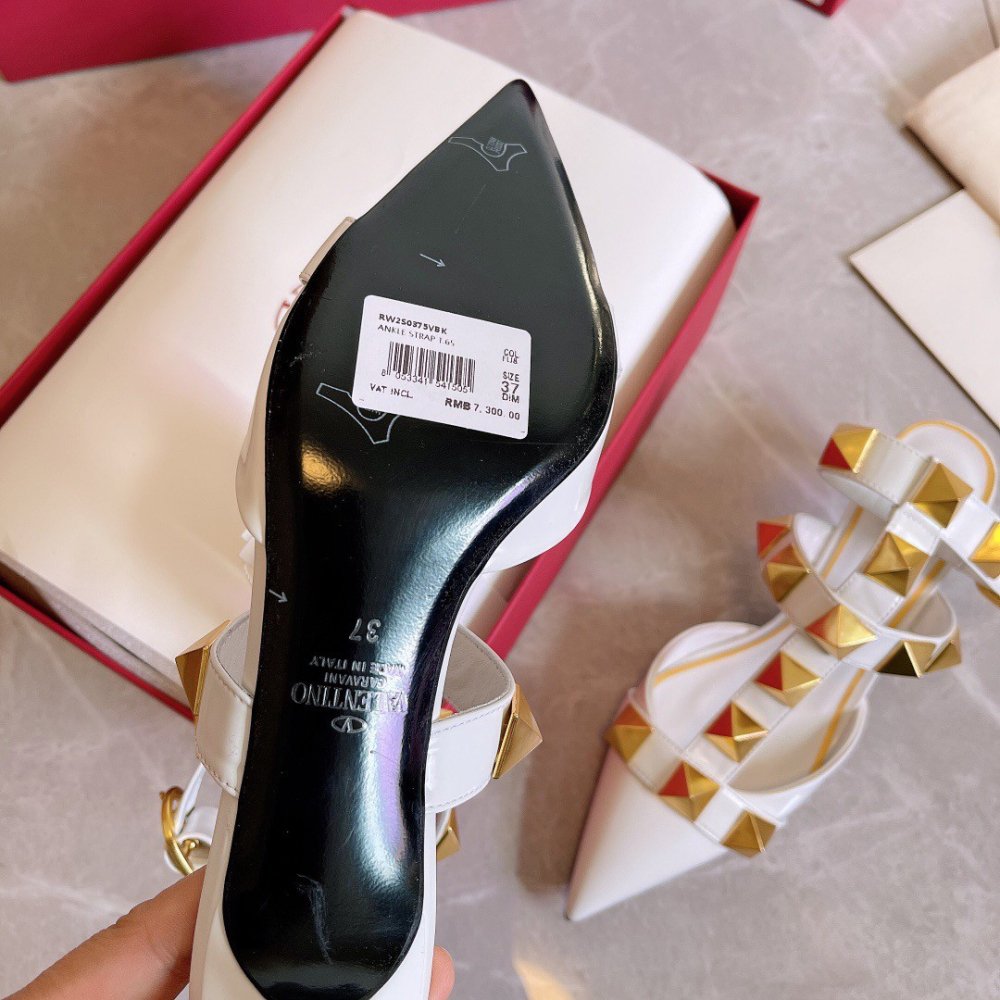 Cheap Reps Valentino Roman Stud Pumps 40mm In White Calfskin