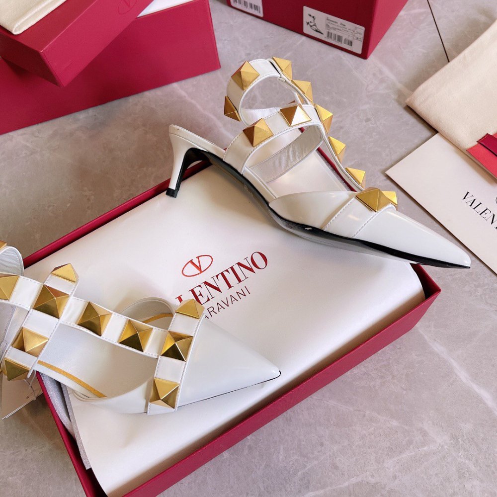 Cheap Reps Valentino Roman Stud Pumps 40mm In White Calfskin