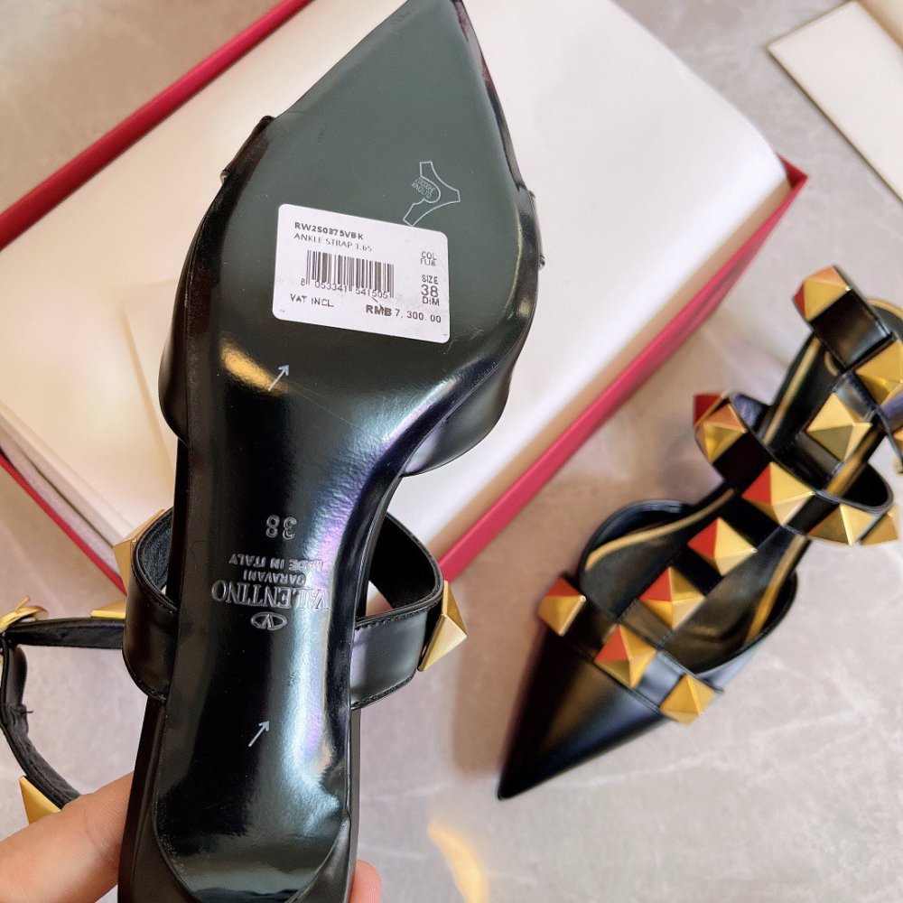 Cheap Reps Valentino Roman Stud Pumps 40mm In Black Calfskin