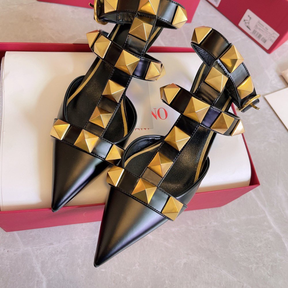 Cheap Reps Valentino Roman Stud Pumps 40mm In Black Calfskin