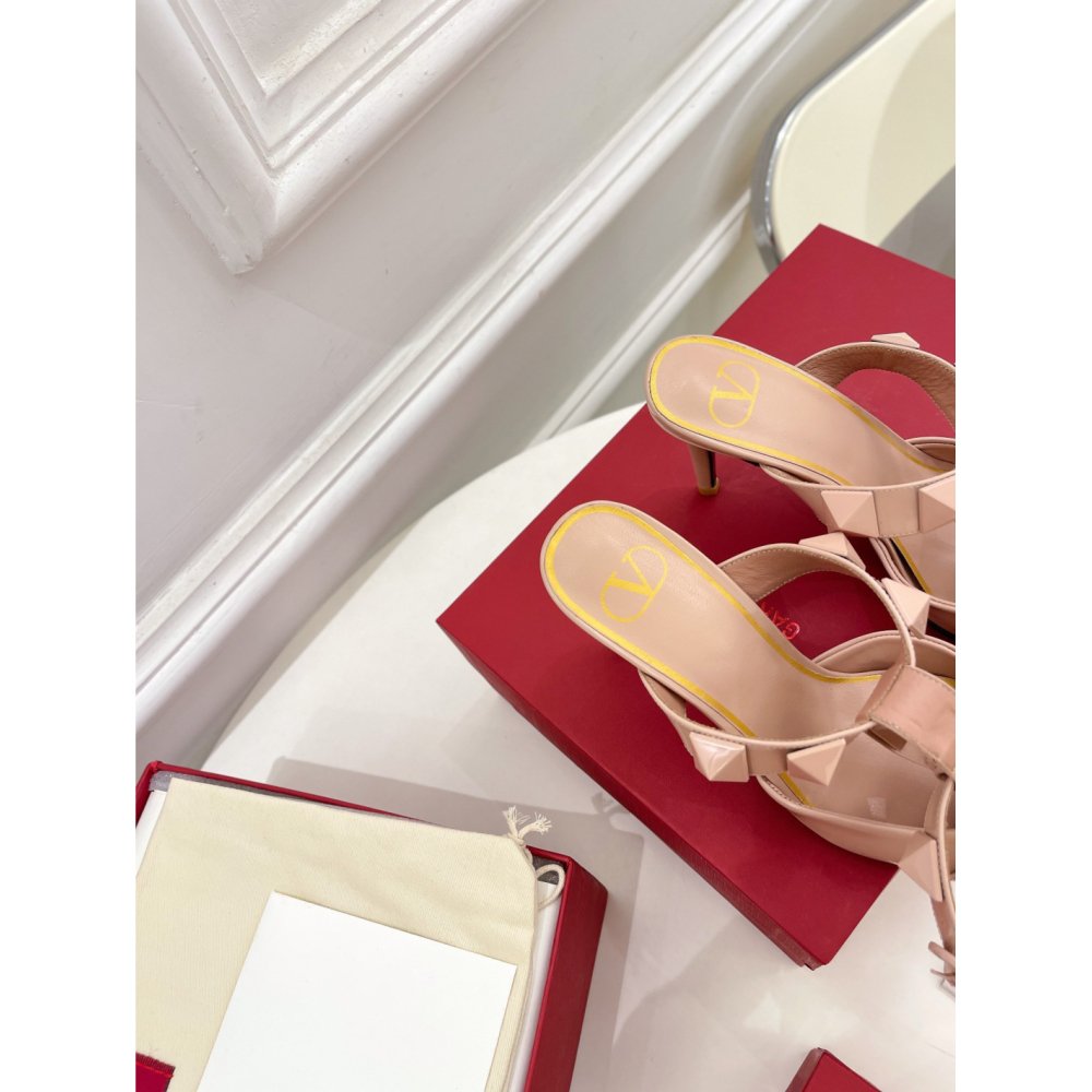 Cheap Reps Valentino Roman Stud Pumps 80mm In Rose Cannelle Patent Leather