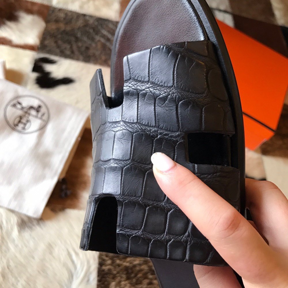 Cheap Reps Hermes Mens Izmir Sandals In Black Matte Niloticus Crocodile Leather