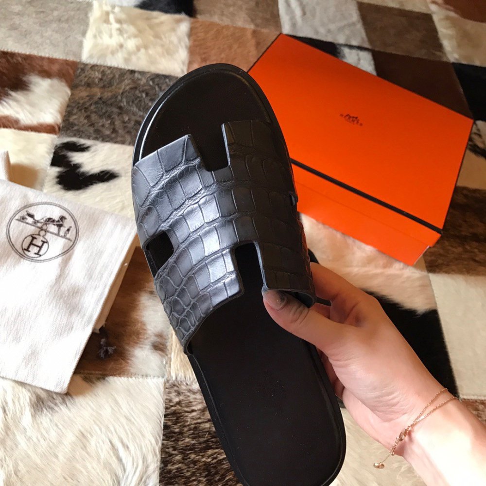 Cheap Reps Hermes Mens Izmir Sandals In Black Matte Niloticus Crocodile Leather