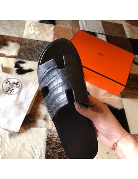 Cheap Reps Hermes Mens Izmir Sandals In Black Matte Niloticus Crocodile Leather
