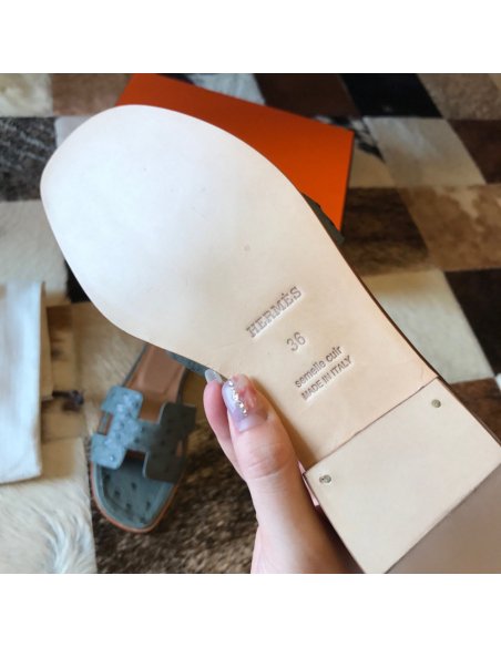 Cheap Reps Hermes Oran Slide Sandals In Vert Amande Ostrich Leather