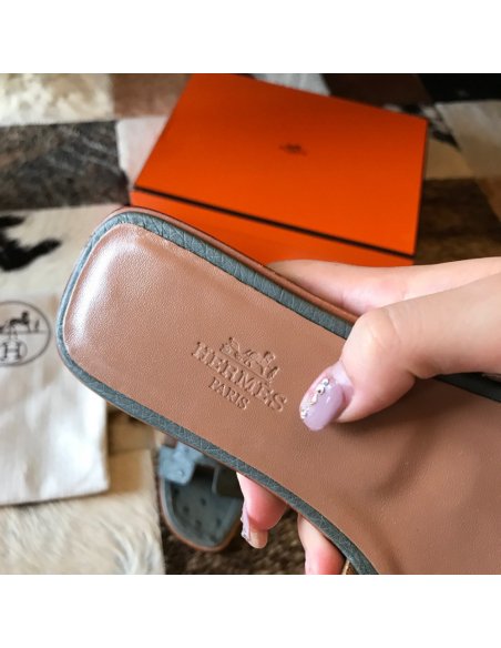 Cheap Reps Hermes Oran Slide Sandals In Vert Amande Ostrich Leather