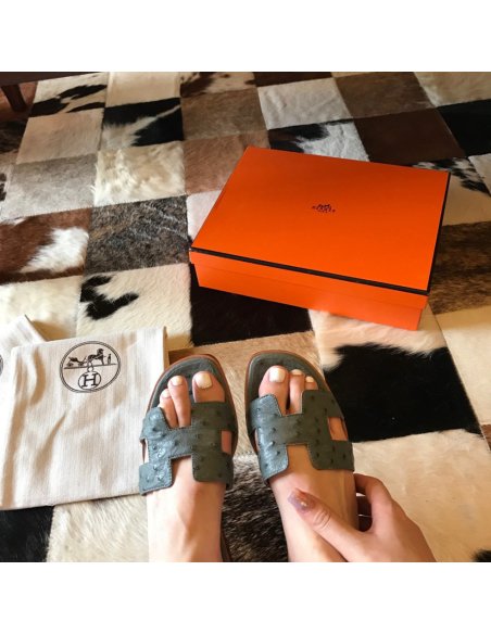 Cheap Reps Hermes Oran Slide Sandals In Vert Amande Ostrich Leather