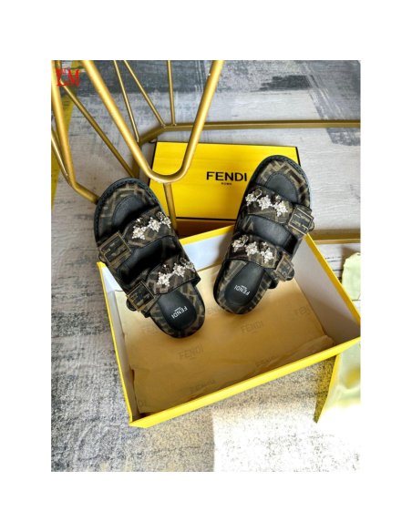 Fendi Slippers 004,Fendi Slippers,Slides Slippers,More Brands