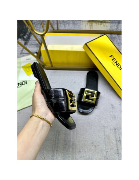 Fendi Slippers 018,Fendi Slippers,Slides Slippers,More Brands