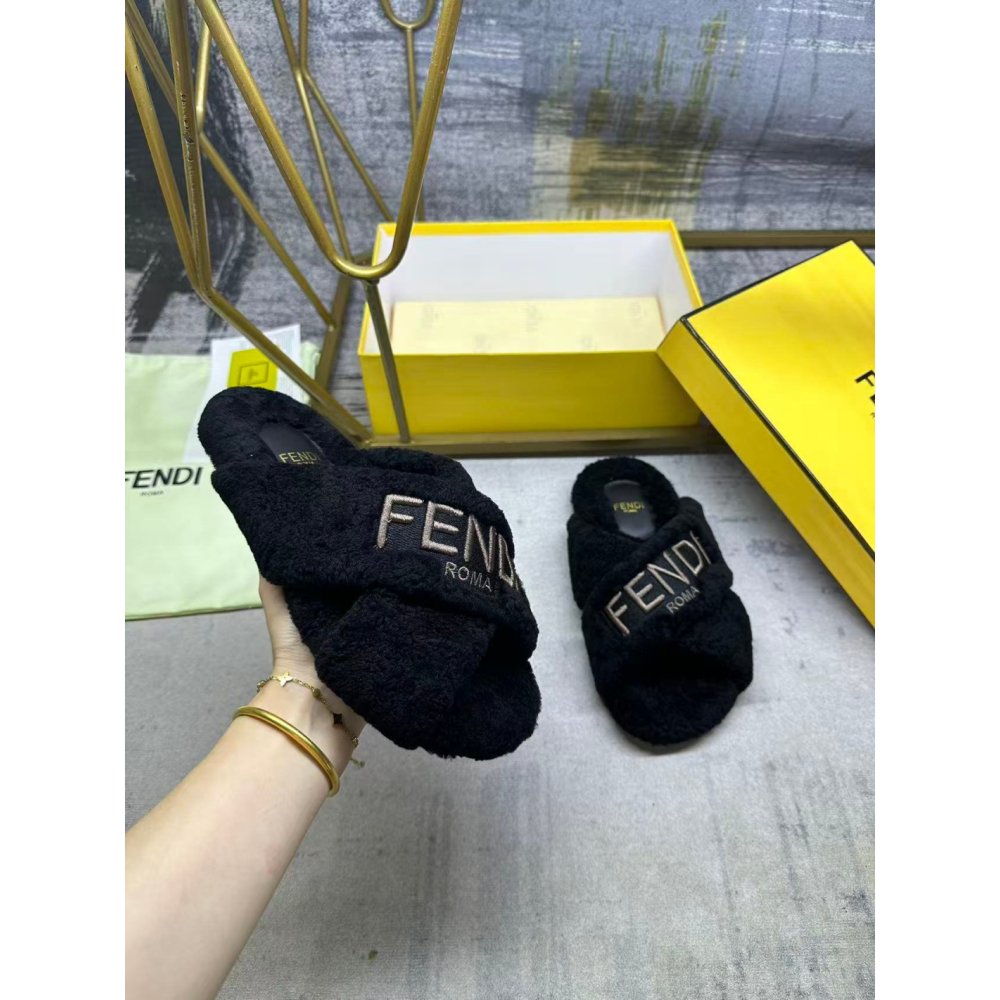 Fendi Slippers 062,Fendi Slippers,Slides Slippers,More Brands