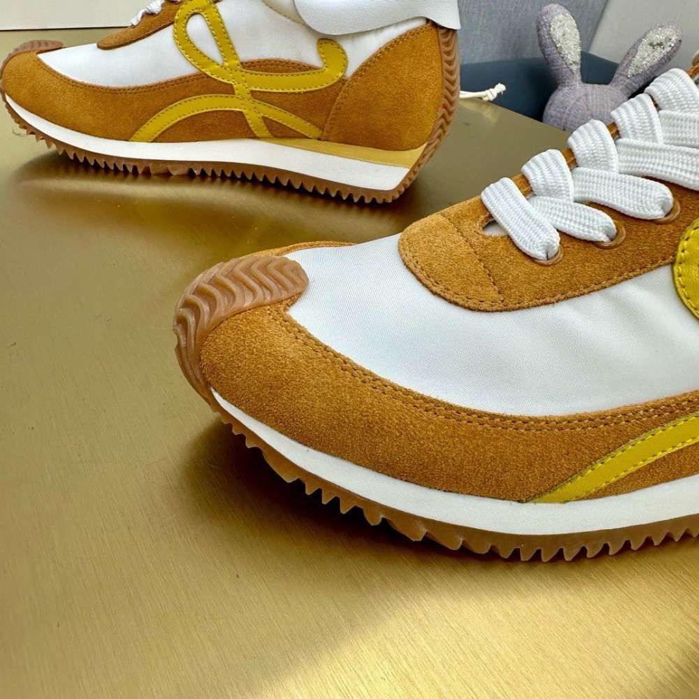 Cheap Reps Loewe Womens Flow Runner Sneakers in White Nylon and Tan Suede