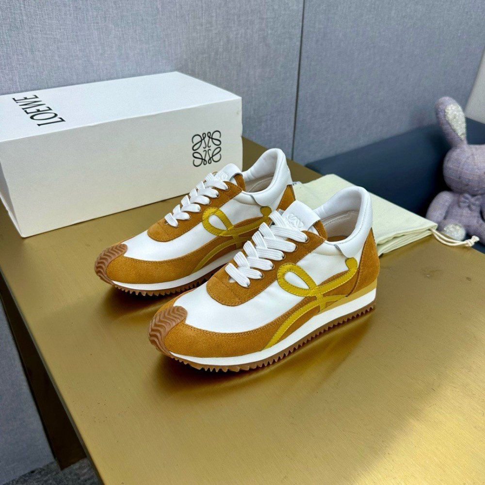 Cheap Reps Loewe Womens Flow Runner Sneakers in White Nylon and Tan Suede
