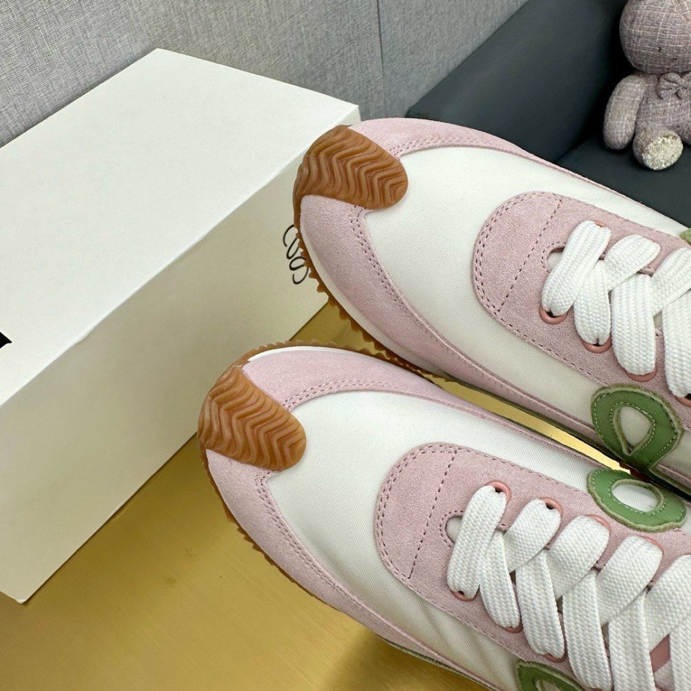 Cheap Reps Loewe Womens Flow Runner Sneakers in White Nylon and Pink Suede