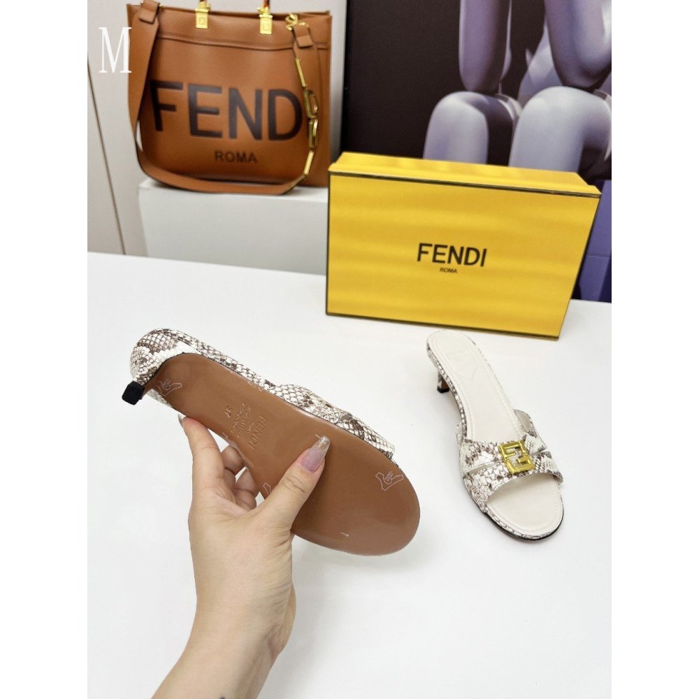 Prada Slippers 036