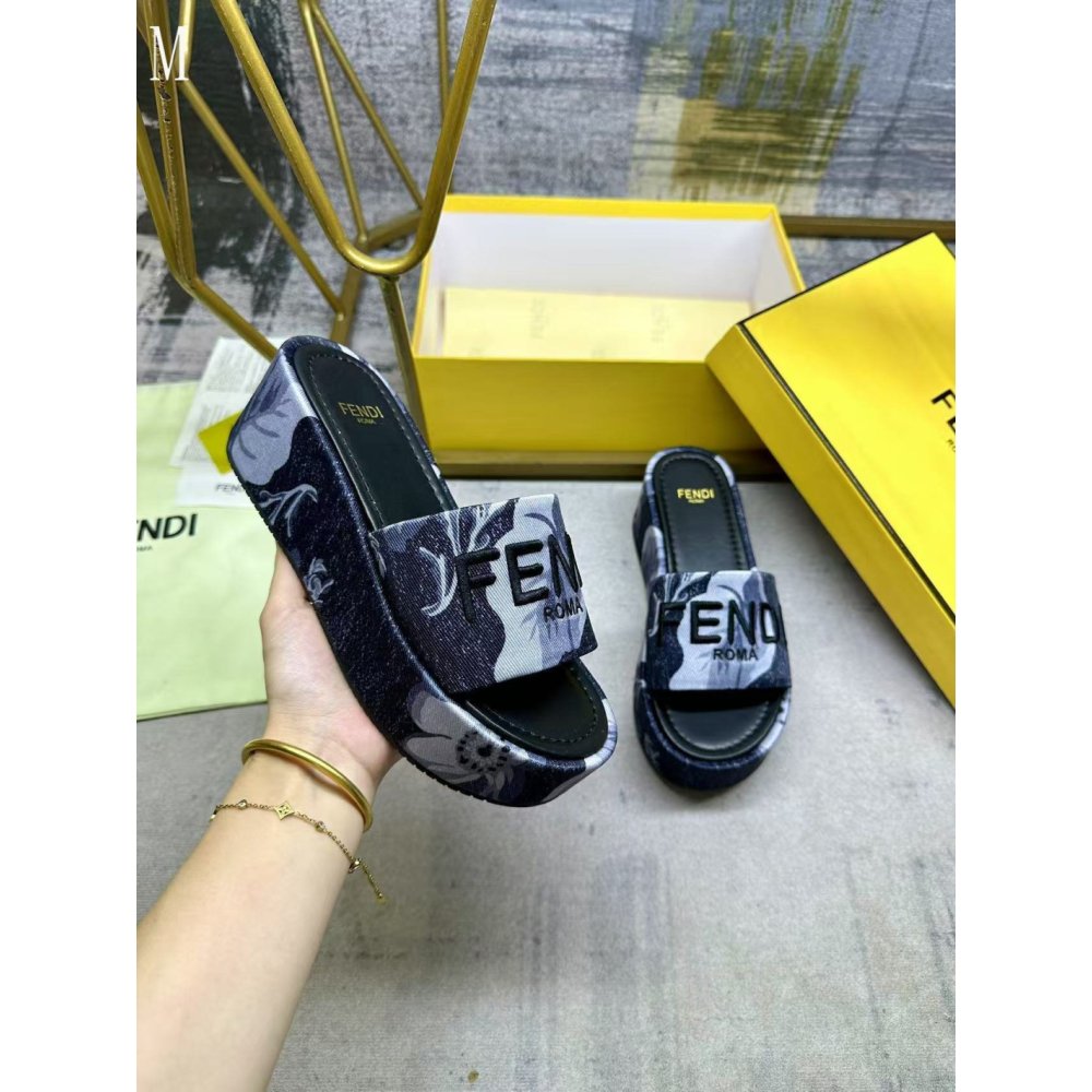 Chanel Slippers 093,Chanel Slippers,Slides Slippers,More Brands