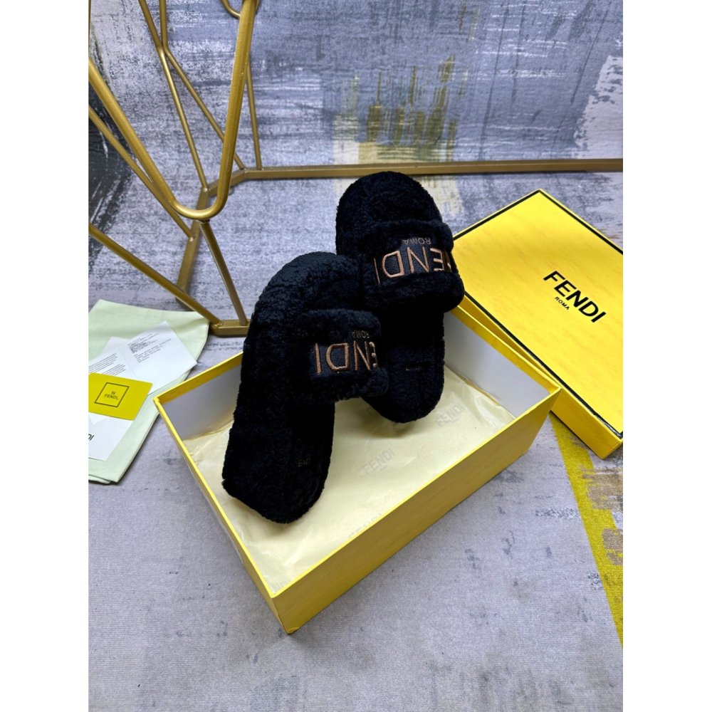 Valentino slippers 055,Valentino Slippers,Slides Slippers,More Brands