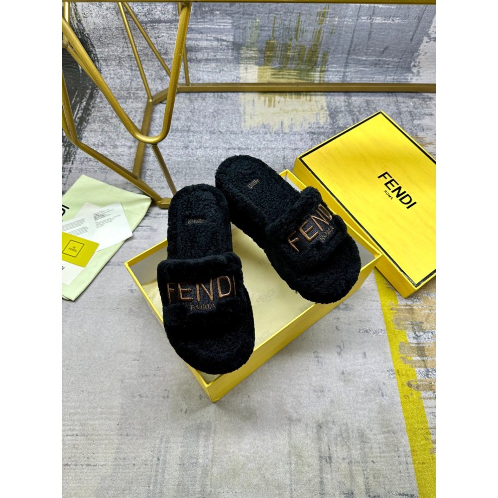 Valentino slippers 055,Valentino Slippers,Slides Slippers,More Brands