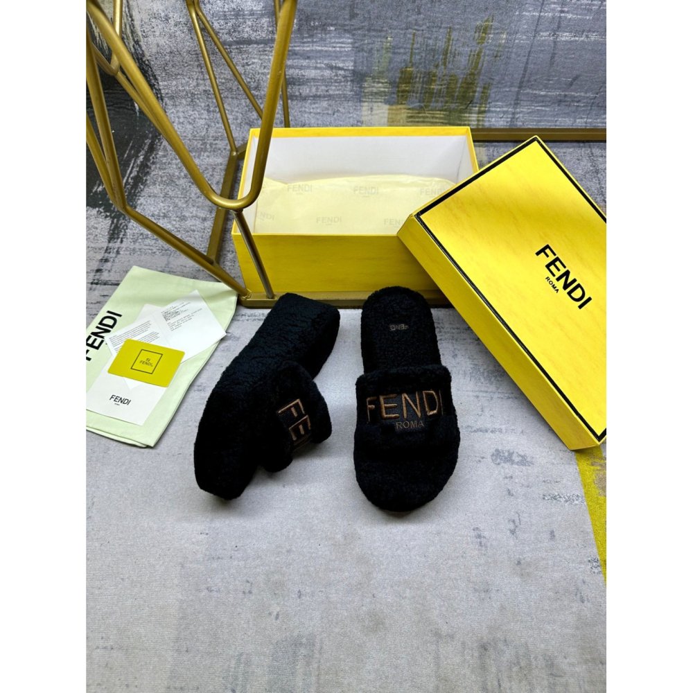 Valentino slippers 055,Valentino Slippers,Slides Slippers,More Brands