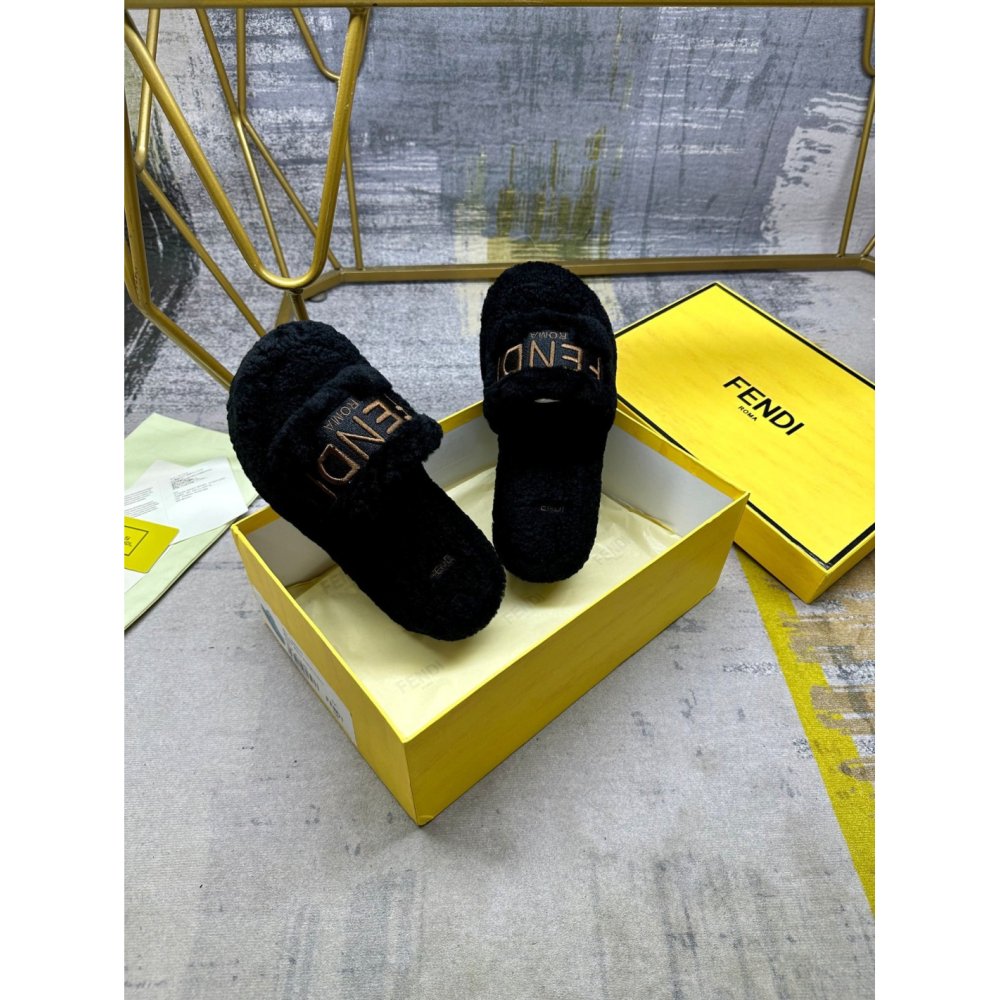Valentino slippers 055,Valentino Slippers,Slides Slippers,More Brands