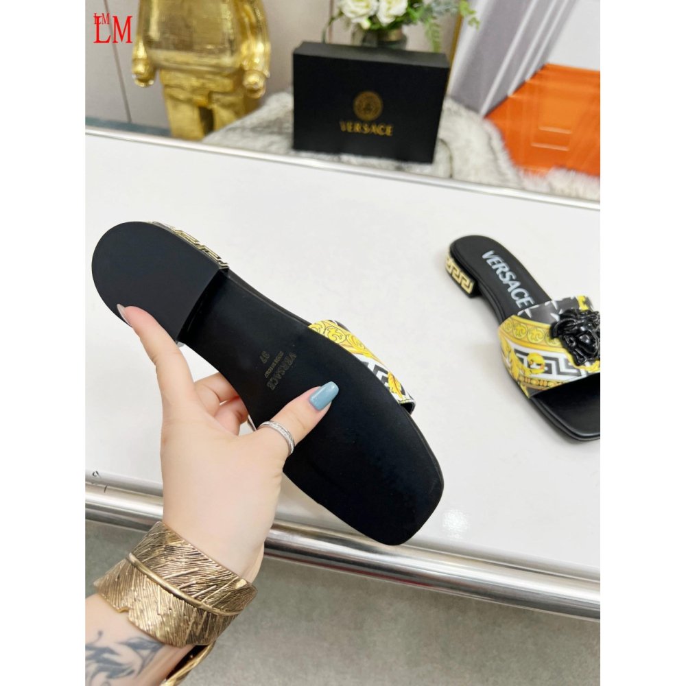 Versace slippers 114,Versace Slides,Slides Slippers,More Brands