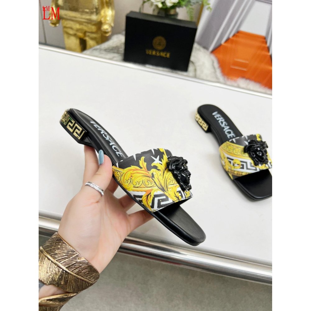 Versace slippers 114,Versace Slides,Slides Slippers,More Brands