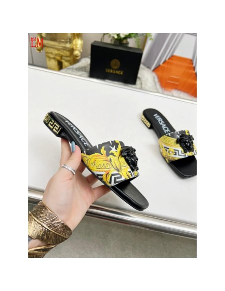 Versace slippers 114,Versace Slides,Slides Slippers,More Brands
