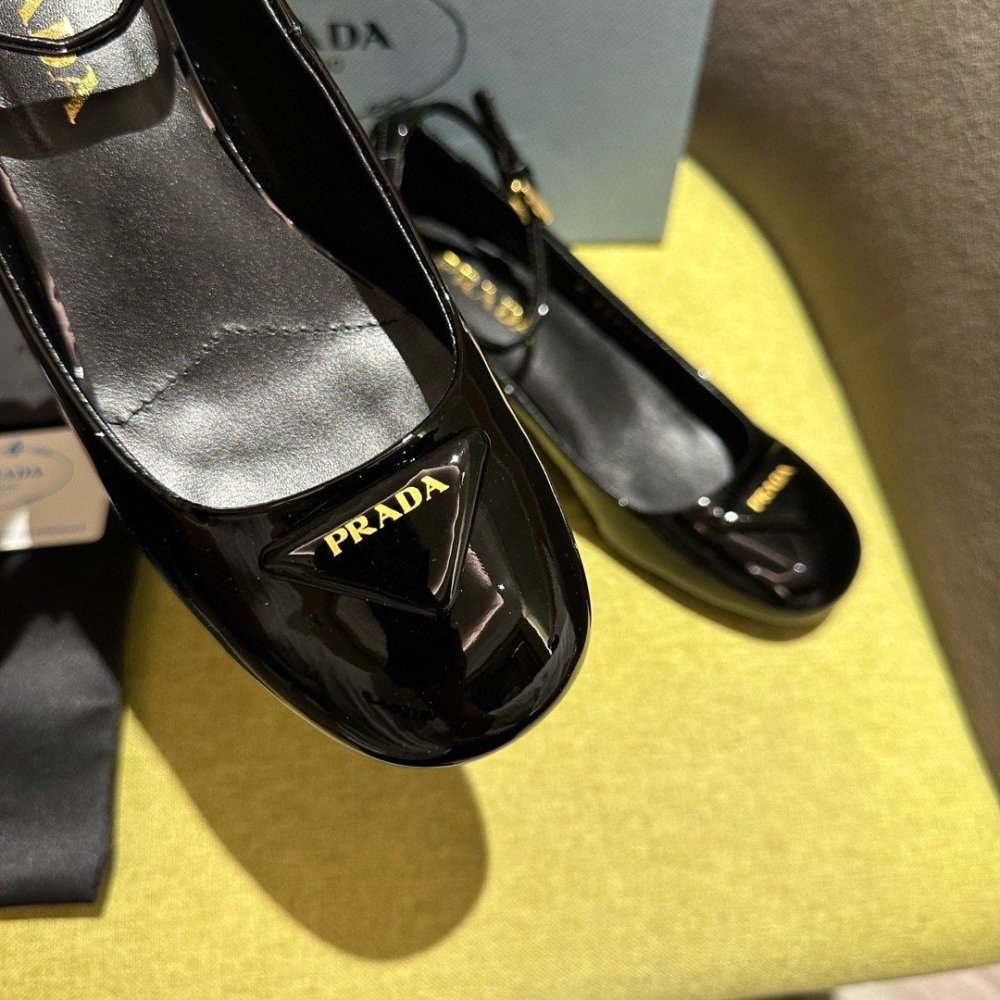 Cheap Reps Prada Pumps 35mm in Black Patent Leather