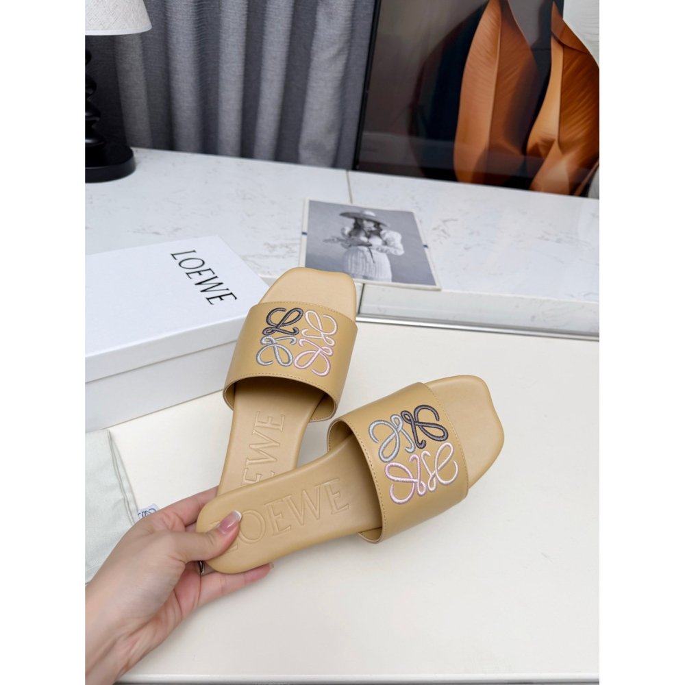 LOEWE Slippers 034,Loewe Slippers,Slides Slippers,More Brands