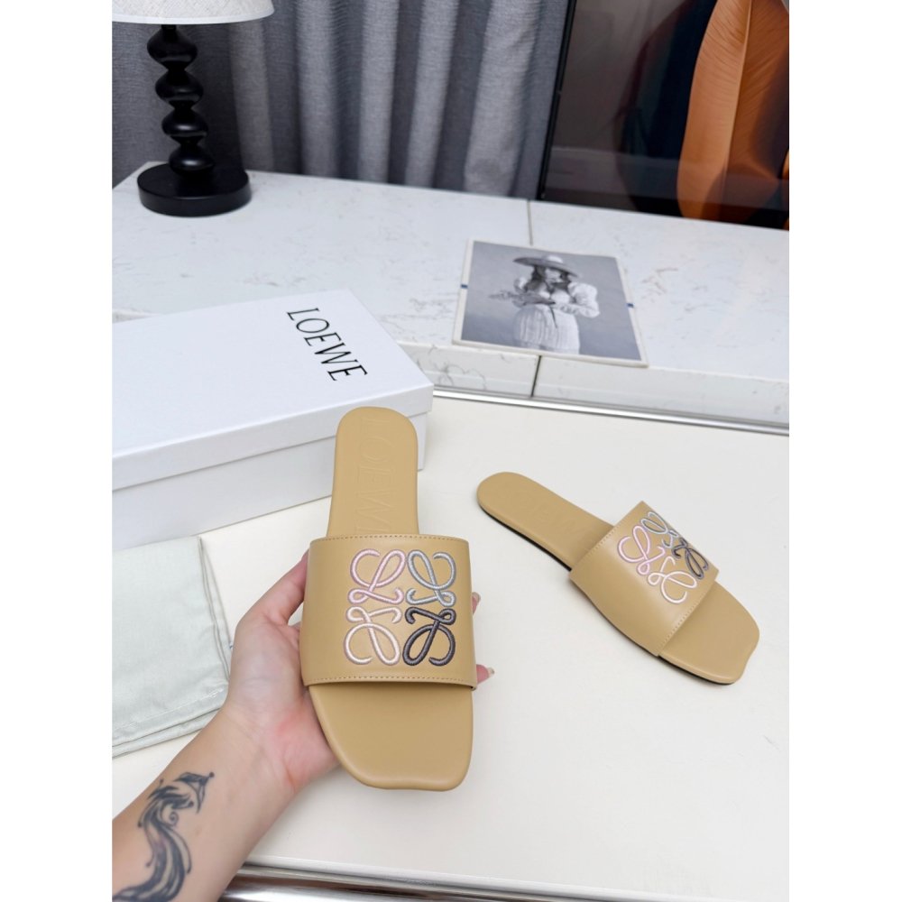 LOEWE Slippers 034,Loewe Slippers,Slides Slippers,More Brands
