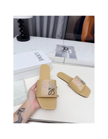 LOEWE Slippers 034,Loewe Slippers,Slides Slippers,More Brands