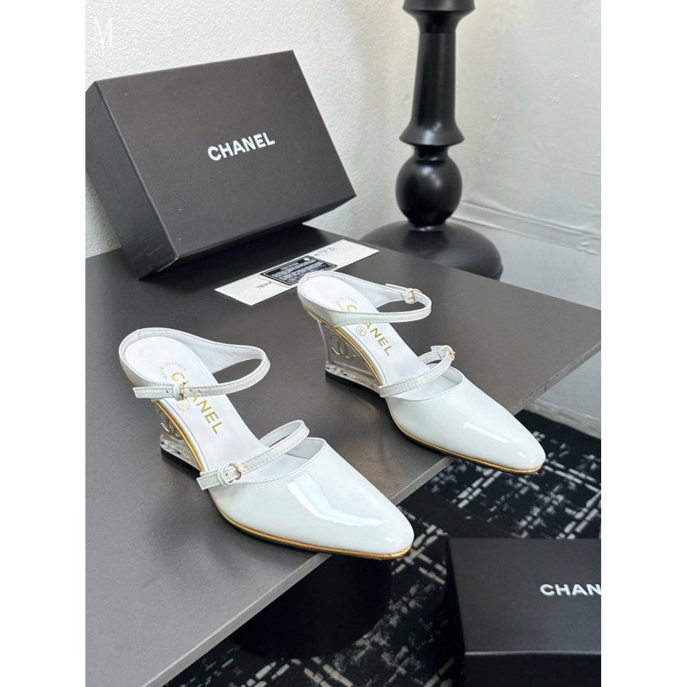 Chanel Slippers 027,Chanel Slippers,Slides Slippers,More Brands
