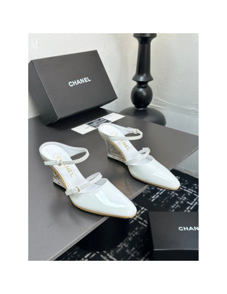 Chanel Slippers 027,Chanel Slippers,Slides Slippers,More Brands