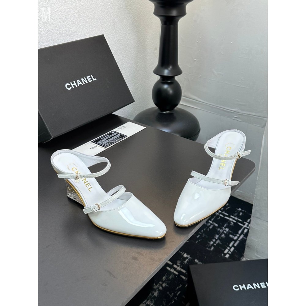 Chanel Slippers 027,Chanel Slippers,Slides Slippers,More Brands