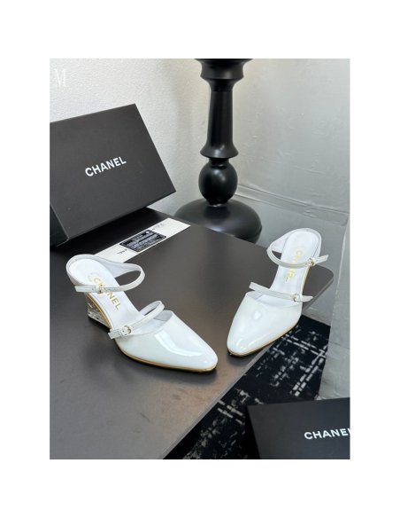 Chanel Slippers 027,Chanel Slippers,Slides Slippers,More Brands